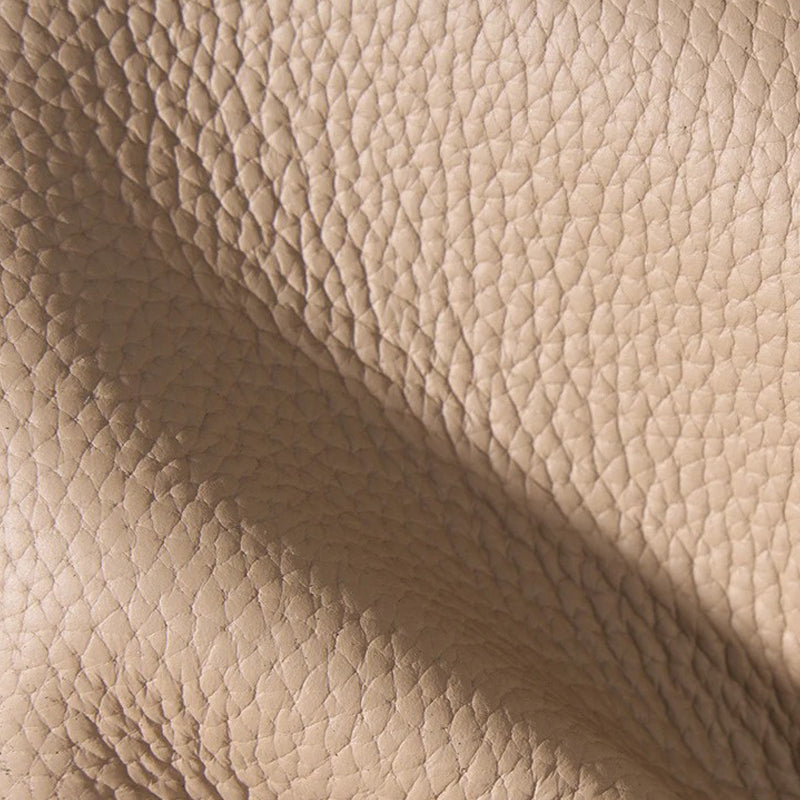 Sac à main cuir marron porté épaule