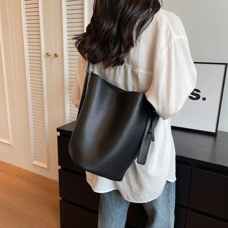 Sac à main femme grand format moderne