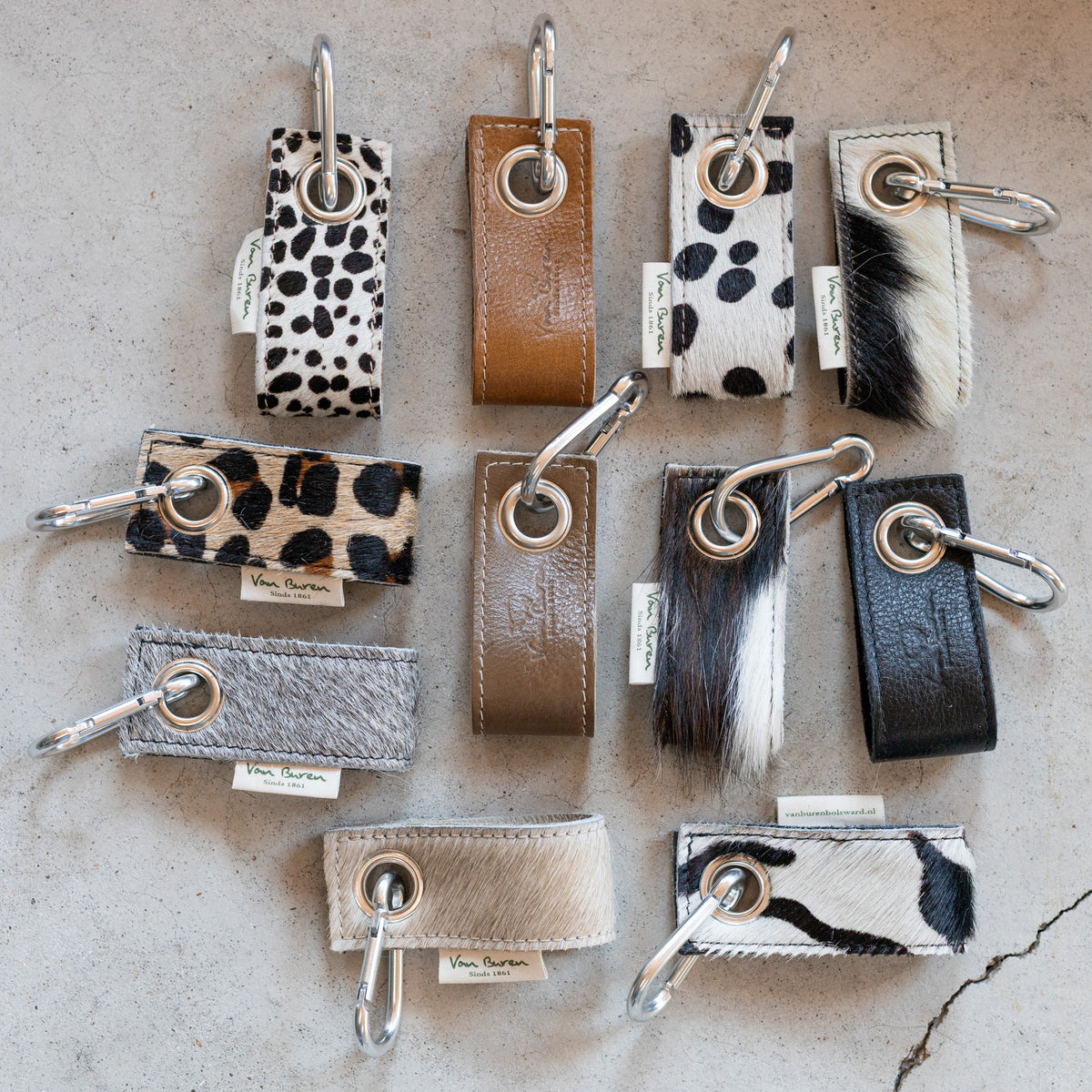 Porte-clés en peau de vache grise, collection de porte-clés en cuir et peau de vache